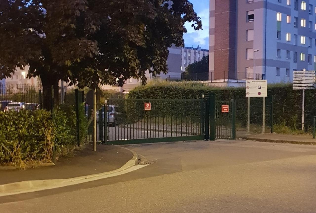 Votre Cocon Parfait A 9 Min D'Eurexpo Et 14 Min Groupama Apartman Saint-Priest  Kültér fotó